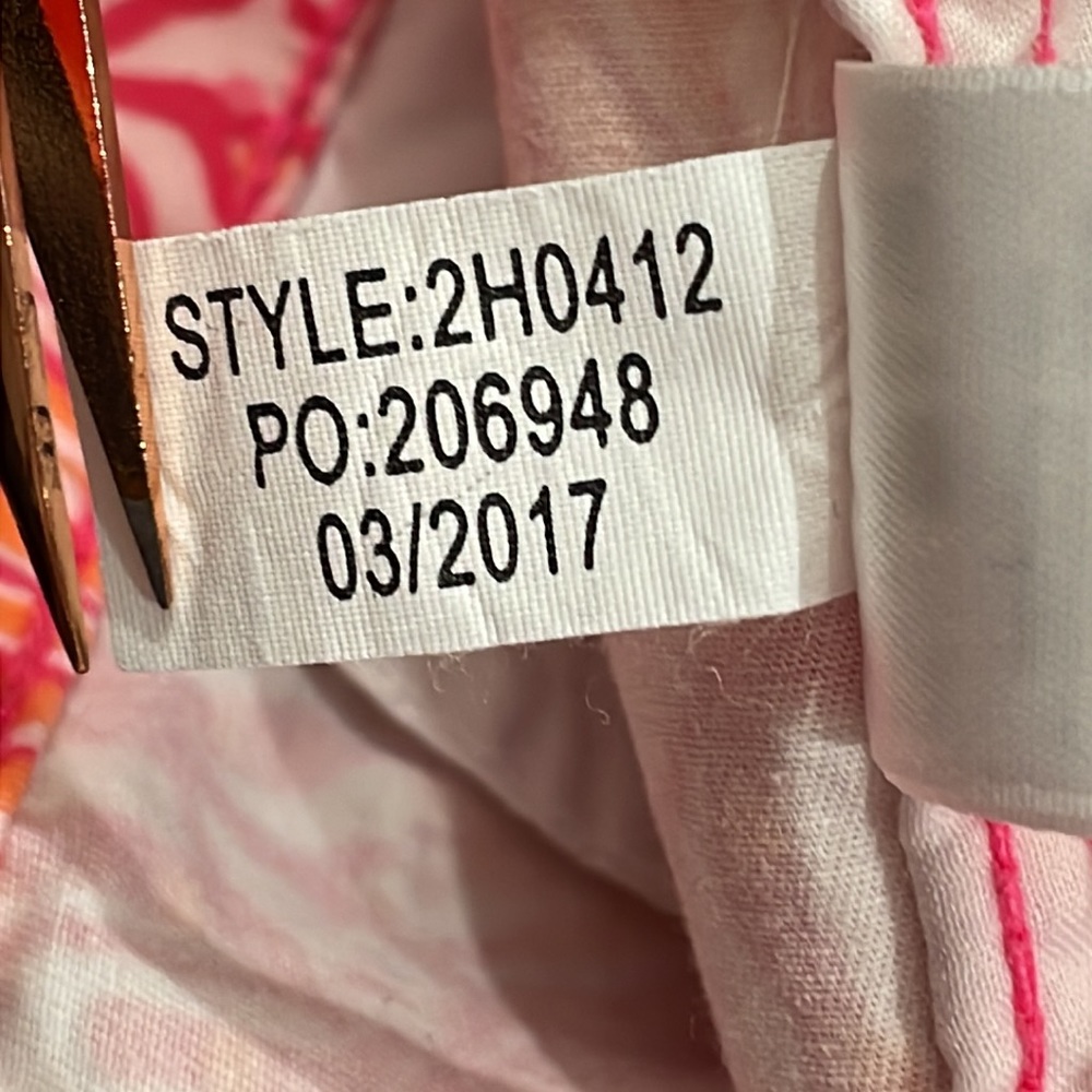 Vineyard Vines Pink and Orange Shell Print Women’s Shorts - Picture 15 of 16